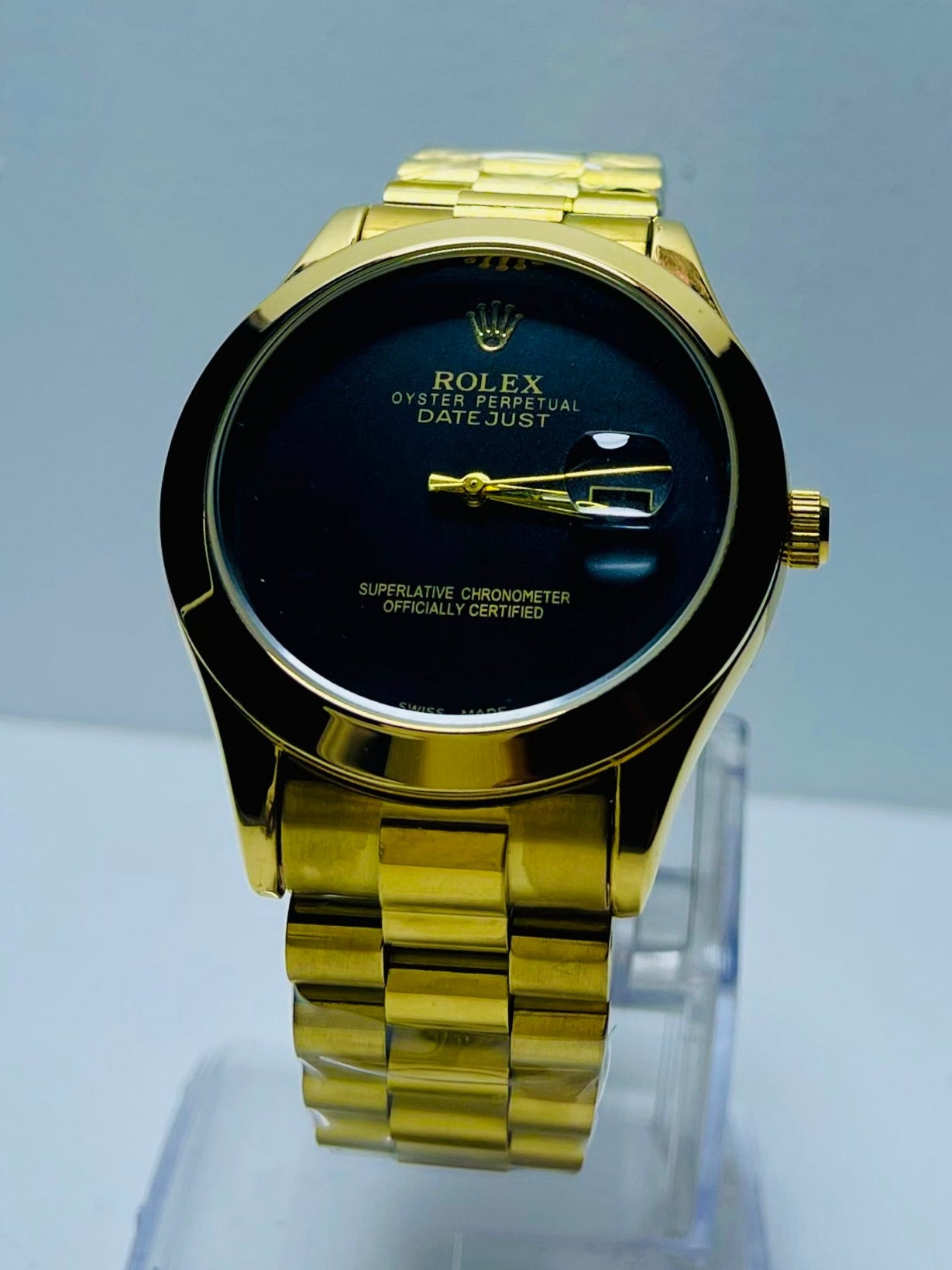 Rolex Oyster Date Just Plain Dial Golden & Stainless Steal Chain Watch With Day & Date.